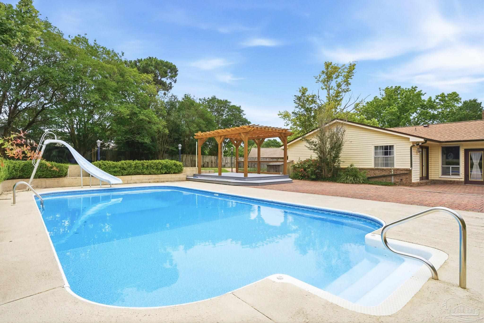 702 Southern Ct
