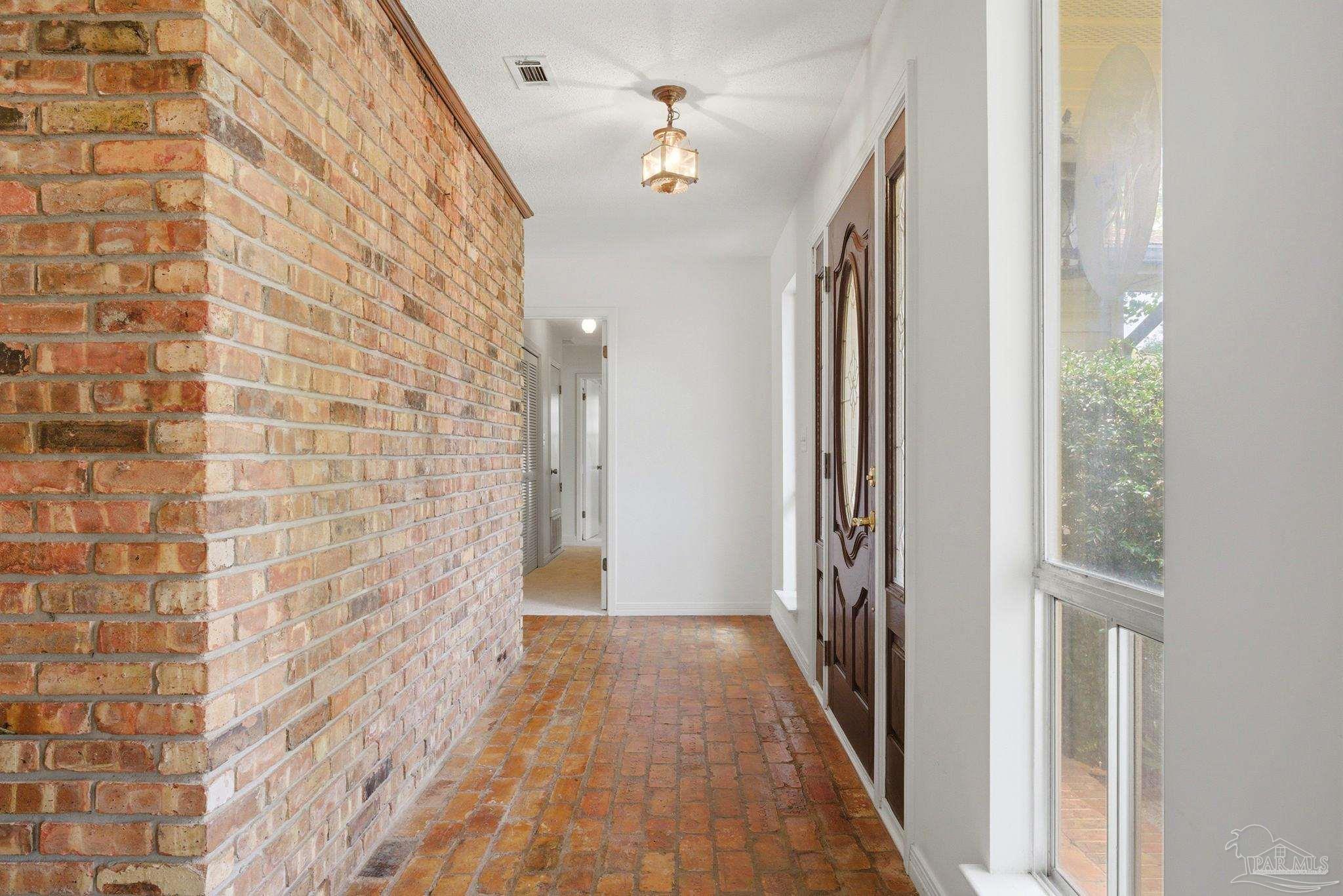 702 Southern Ct