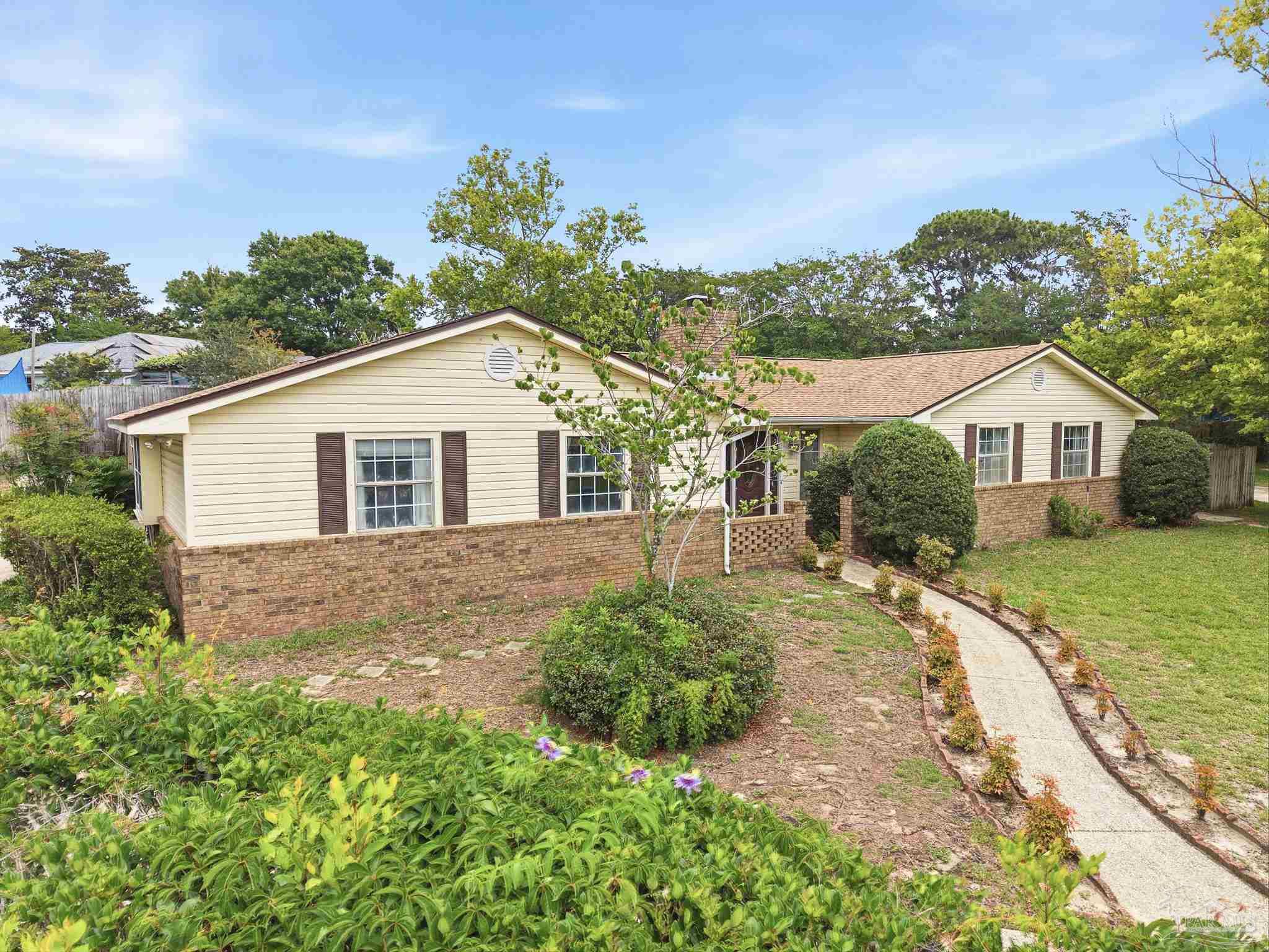 702 Southern Ct