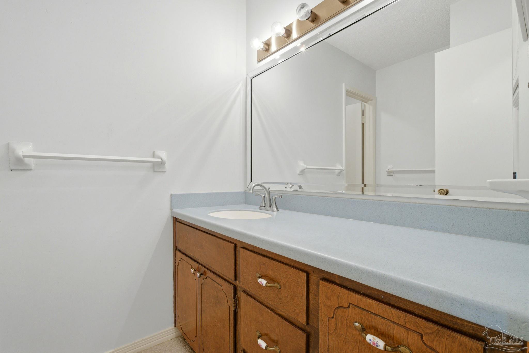 702 Southern Ct
