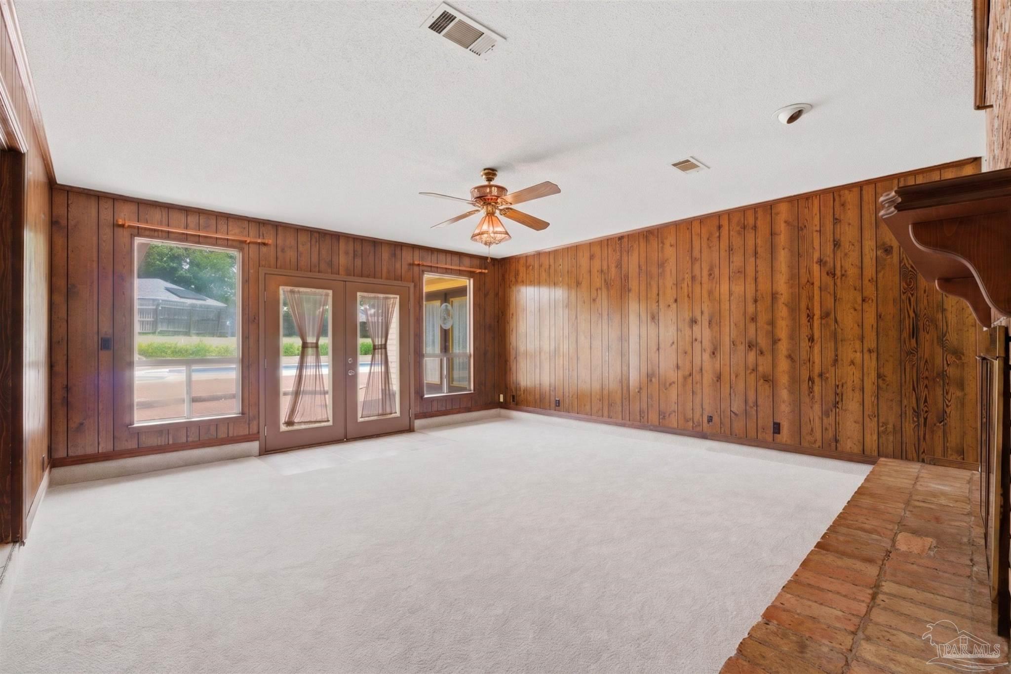 702 Southern Ct