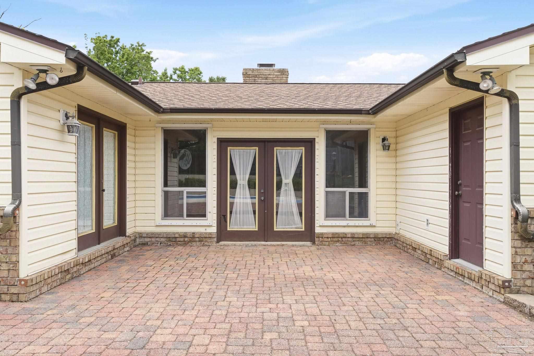 702 Southern Ct