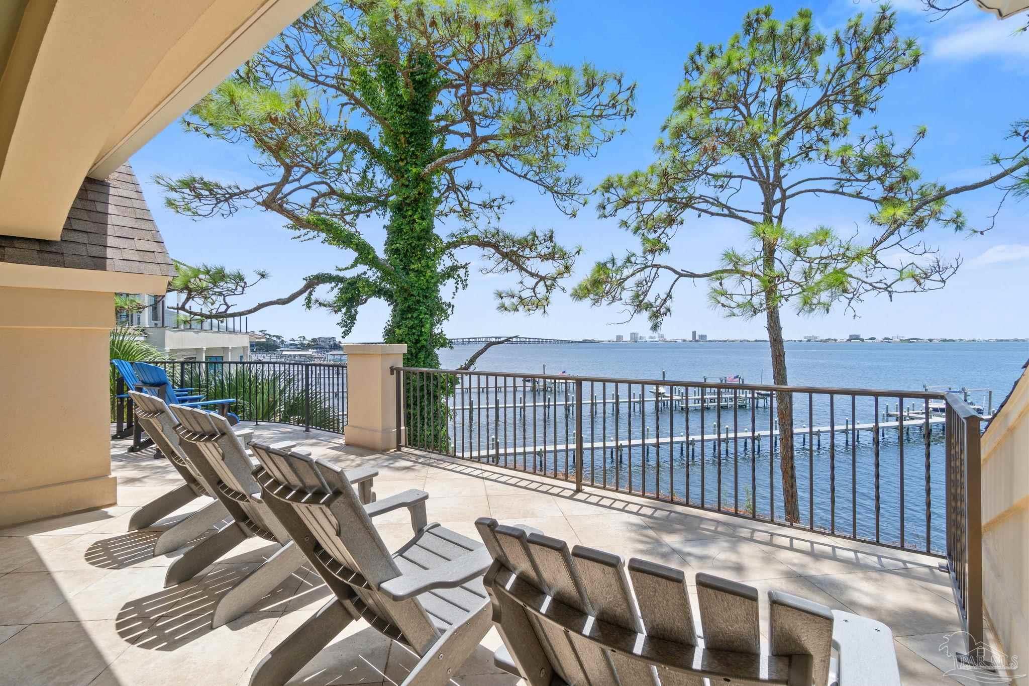 1203 Soundview Trl