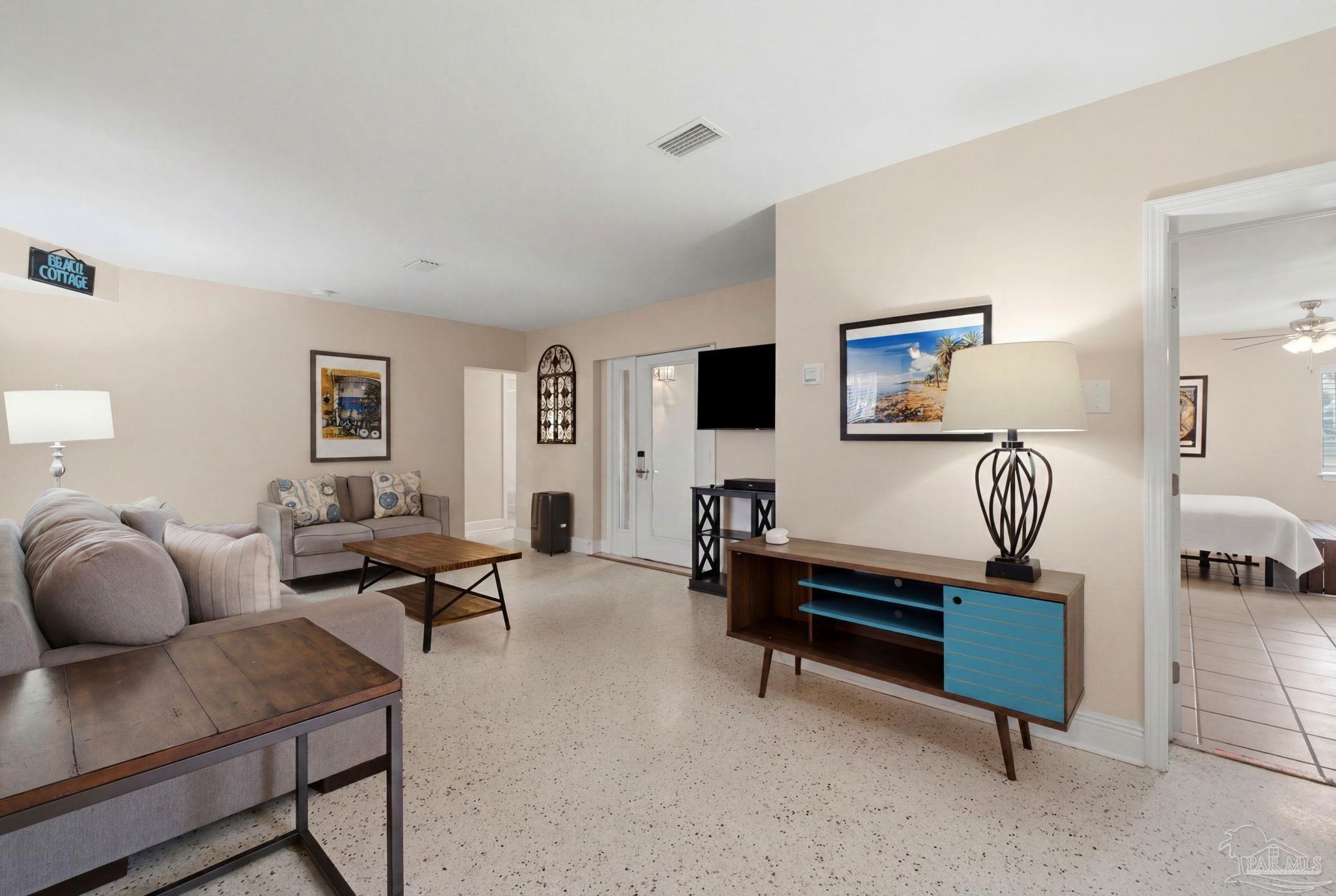 123 Via Deluna Dr