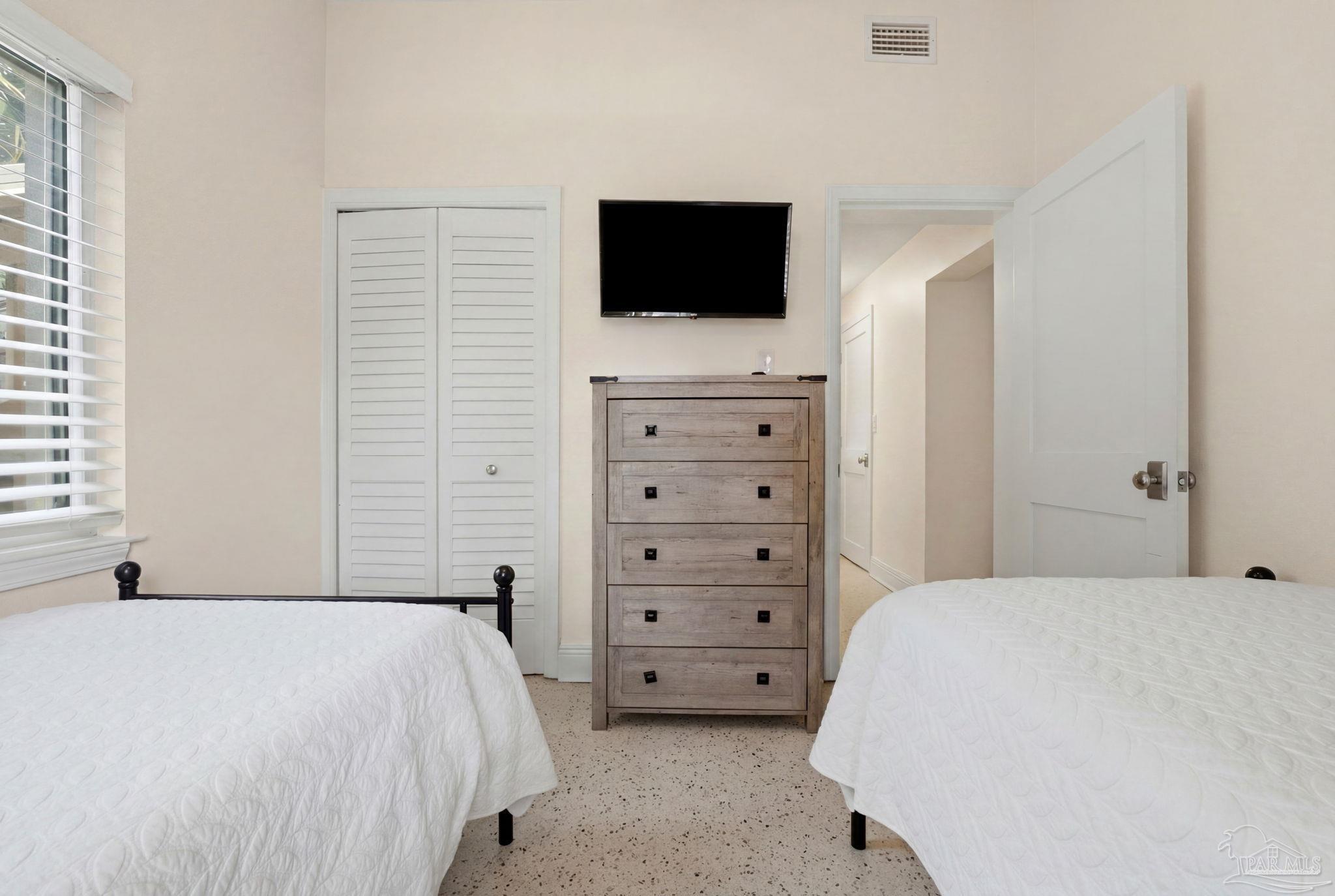 123 Via Deluna Dr