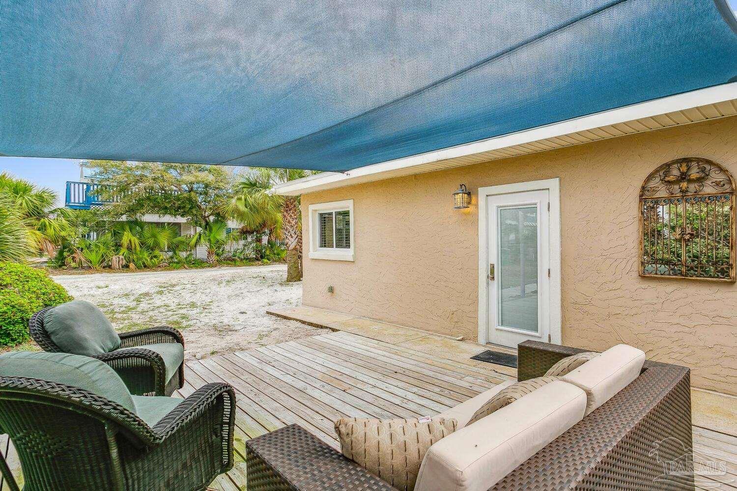123 Via Deluna Dr