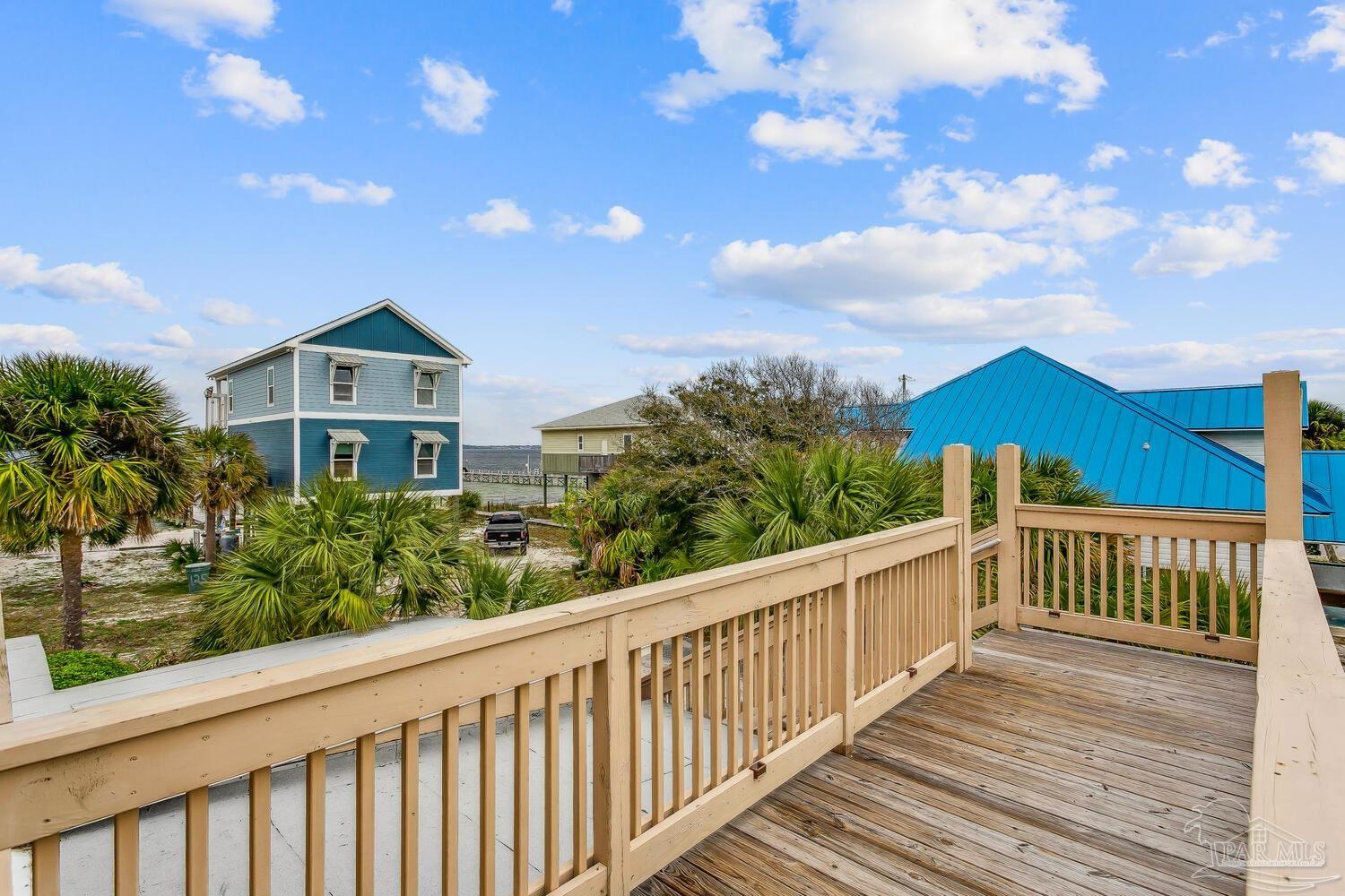 123 Via Deluna Dr