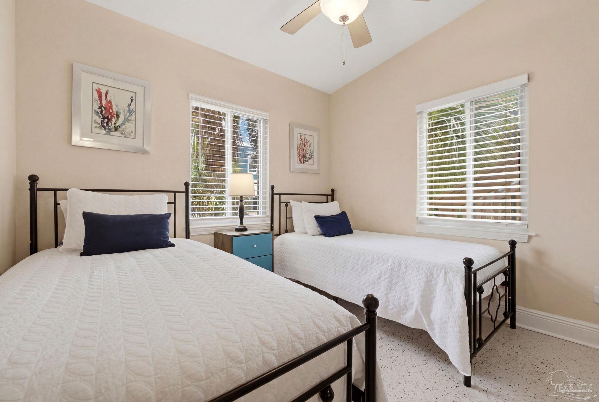 123 Via Deluna Dr