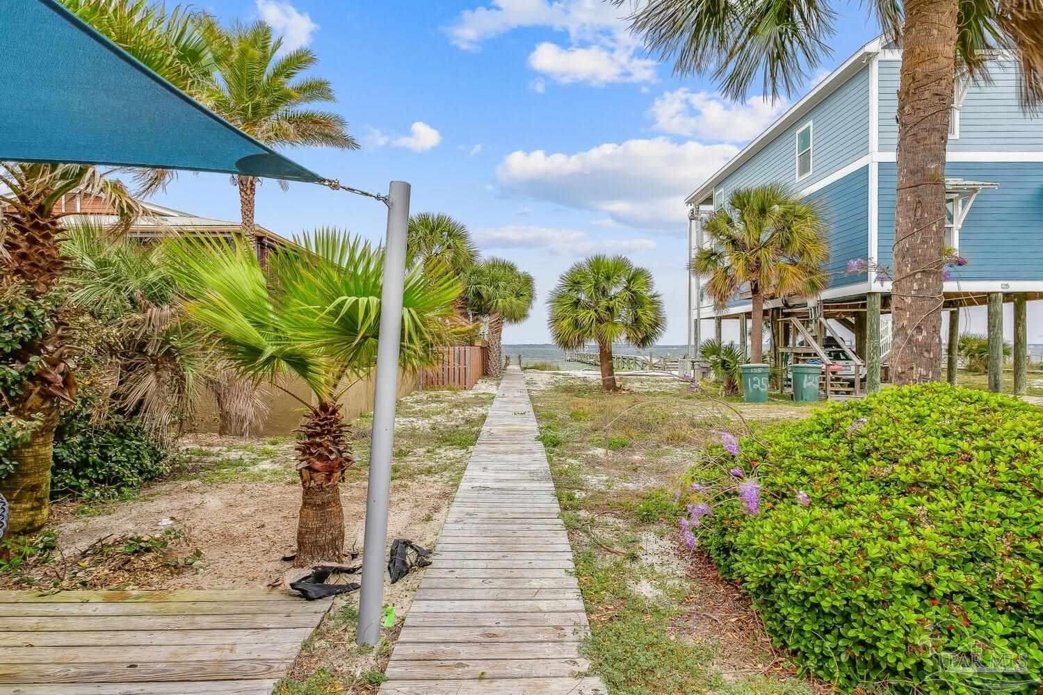 123 Via Deluna Dr