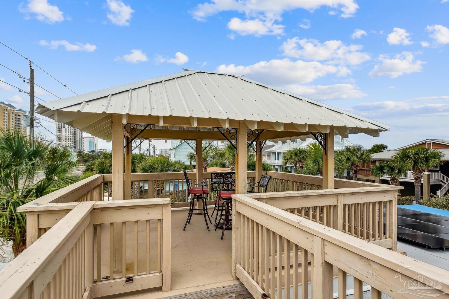 123 Via Deluna Dr