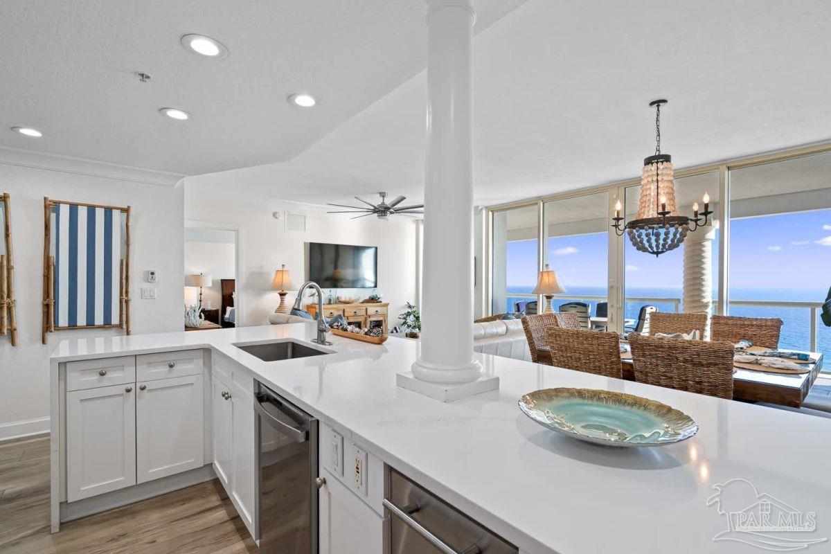 18 Via Deluna Dr # 1404