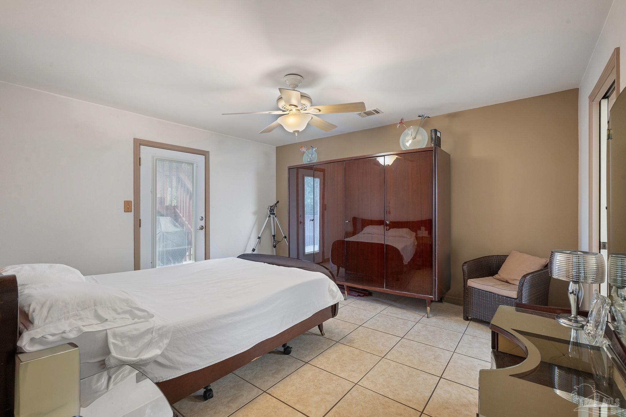 1012 Via Deluna Dr