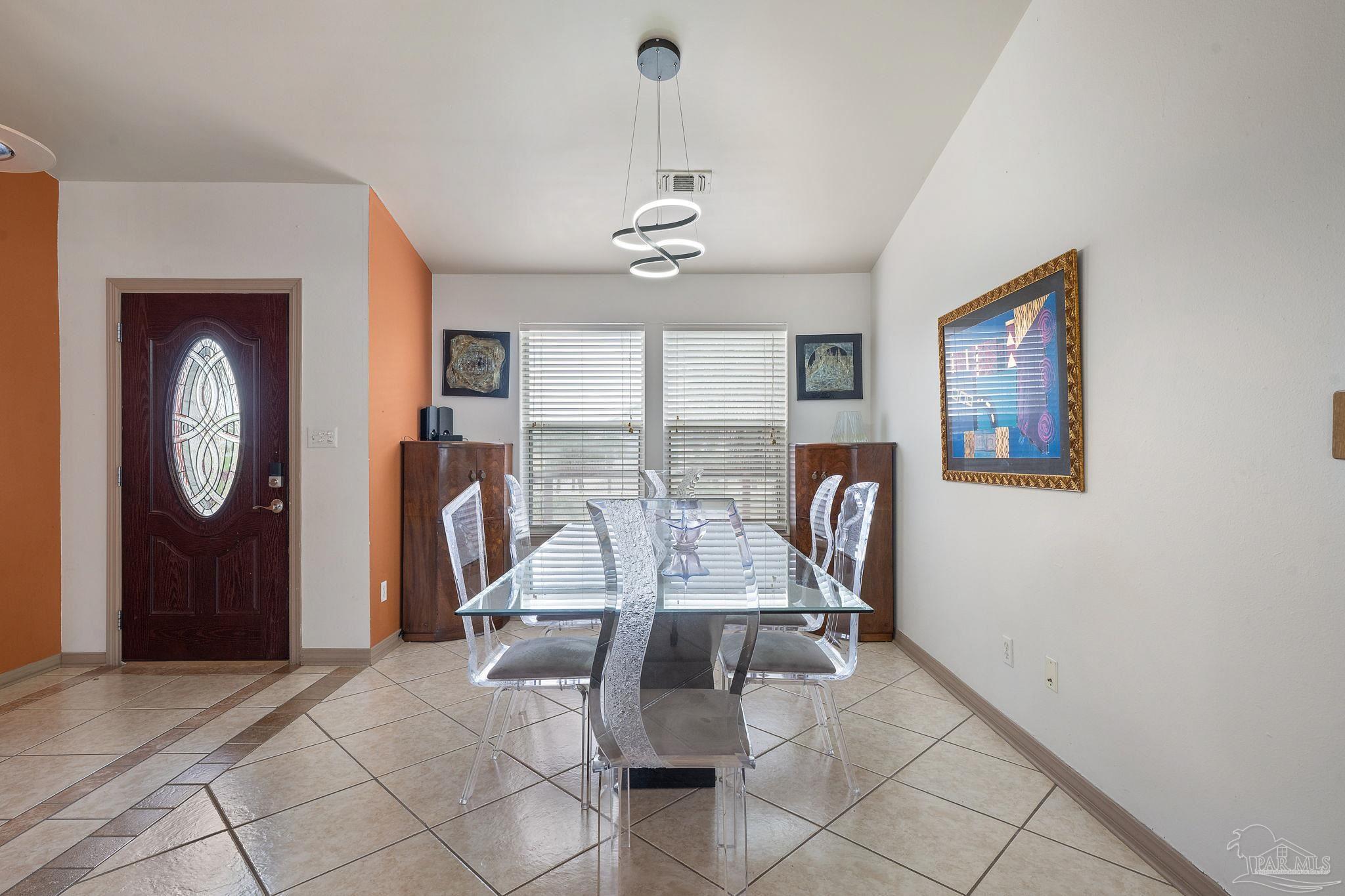 1012 Via Deluna Dr