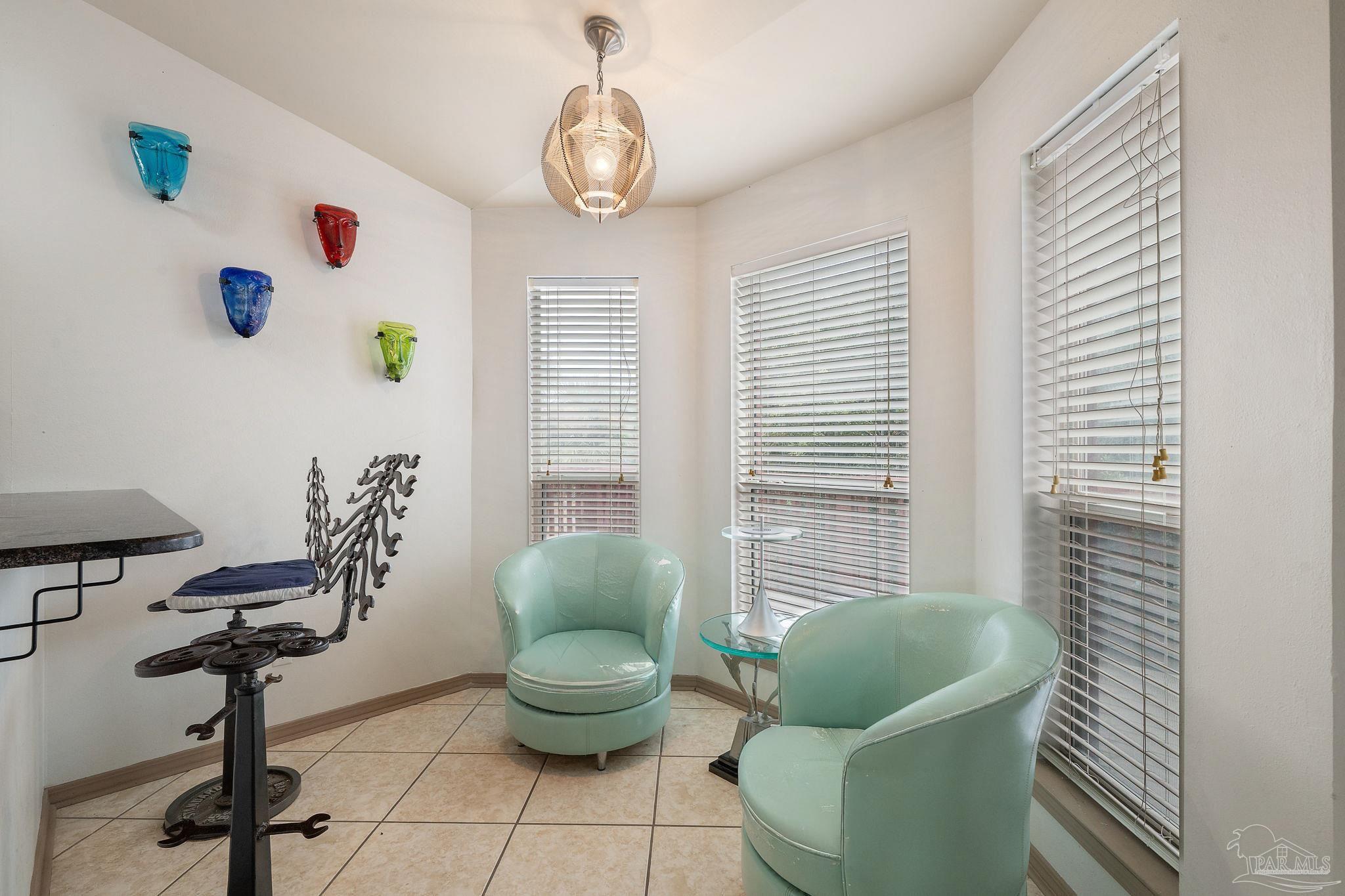 1012 Via Deluna Dr