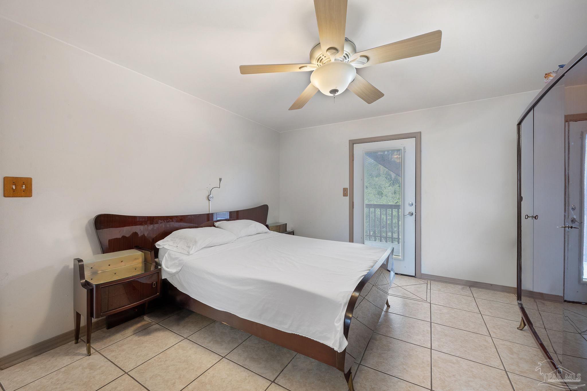 1012 Via Deluna Dr