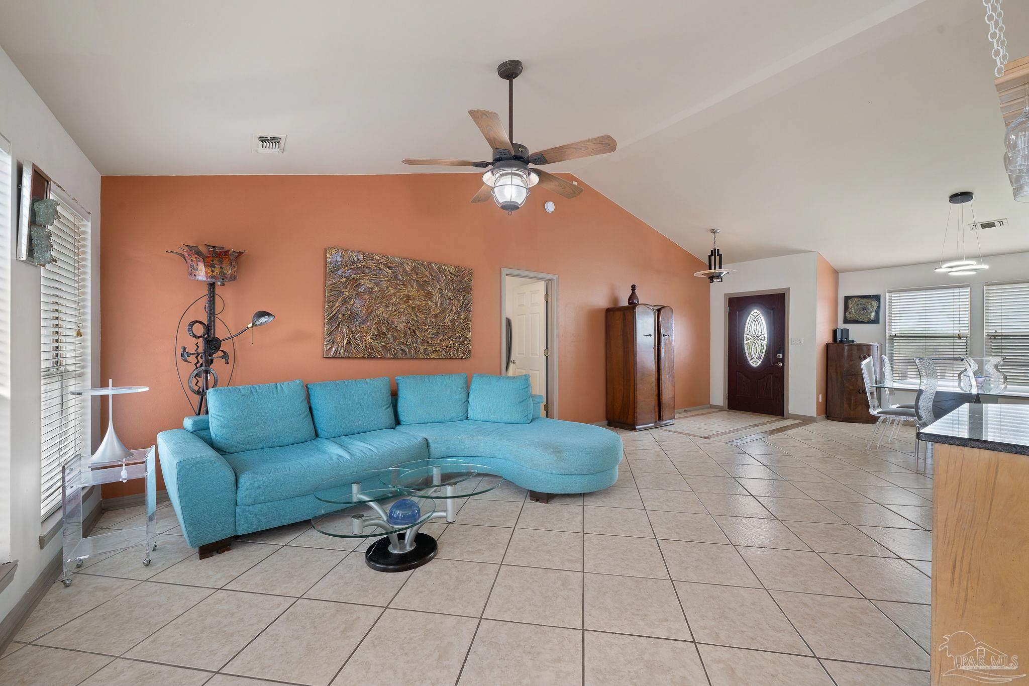 1012 Via Deluna Dr