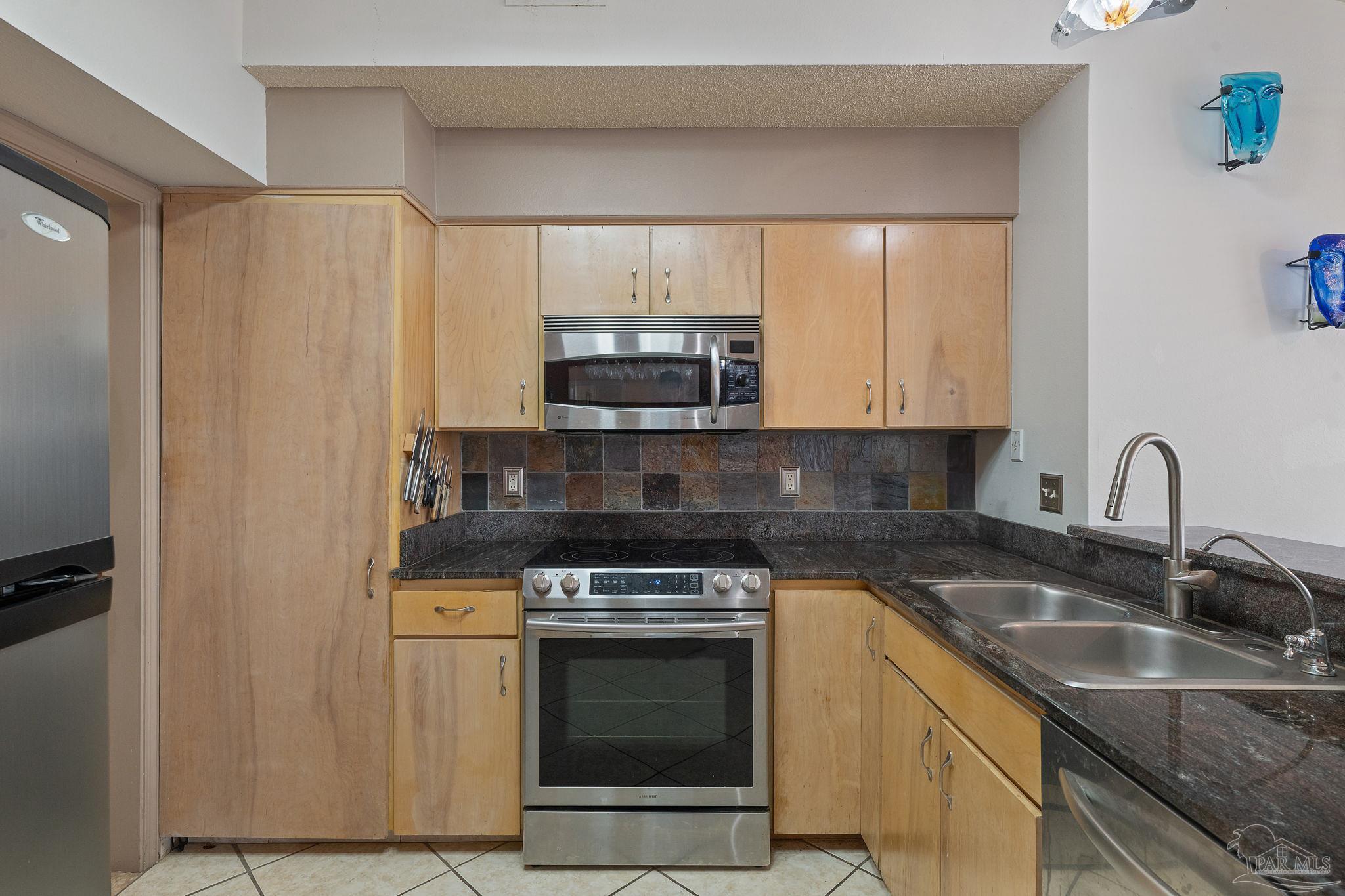 1012 Via Deluna Dr