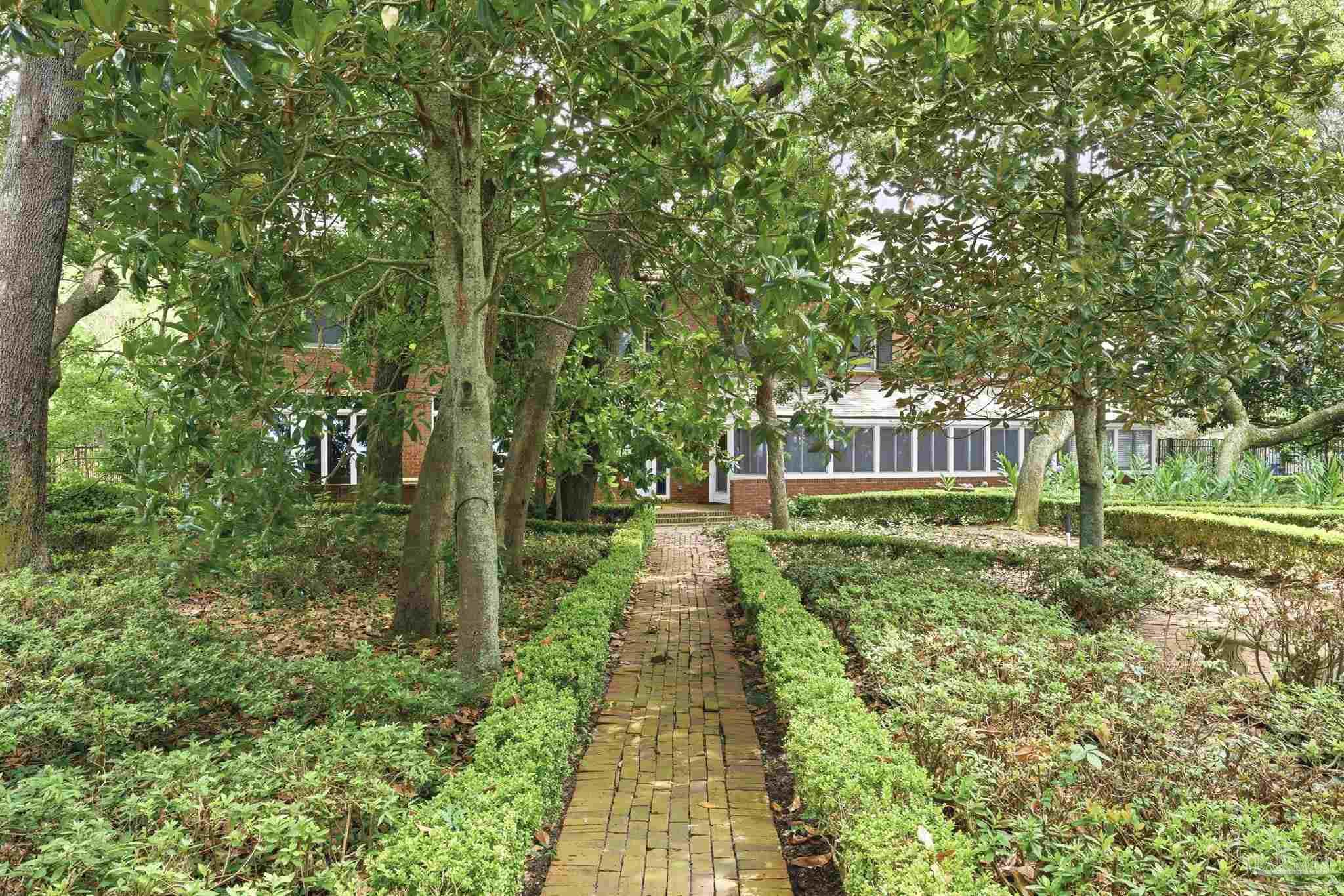 616 Bay Cliffs Rd