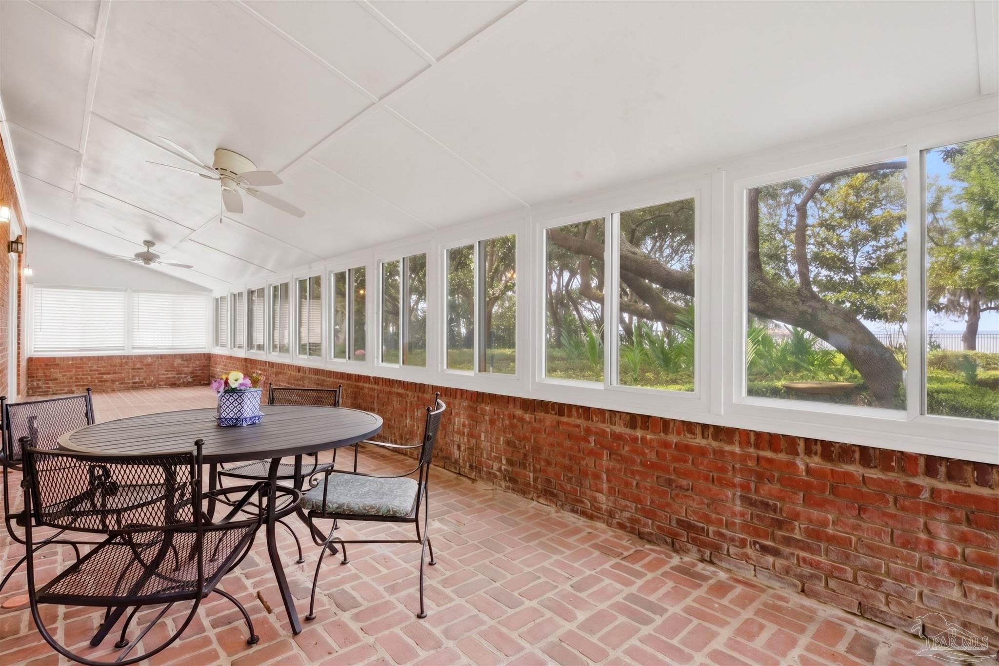 616 Bay Cliffs Rd