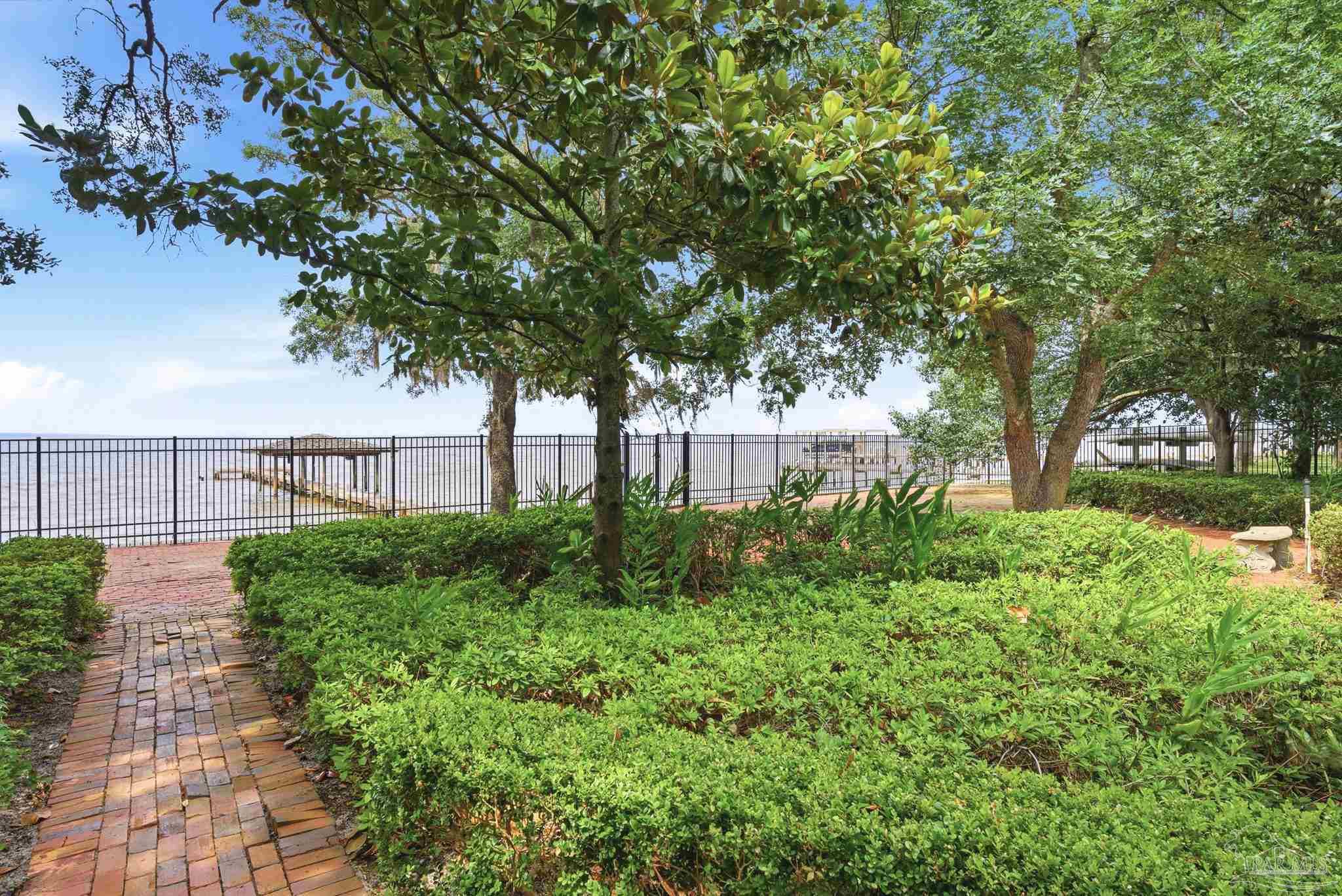 616 Bay Cliffs Rd