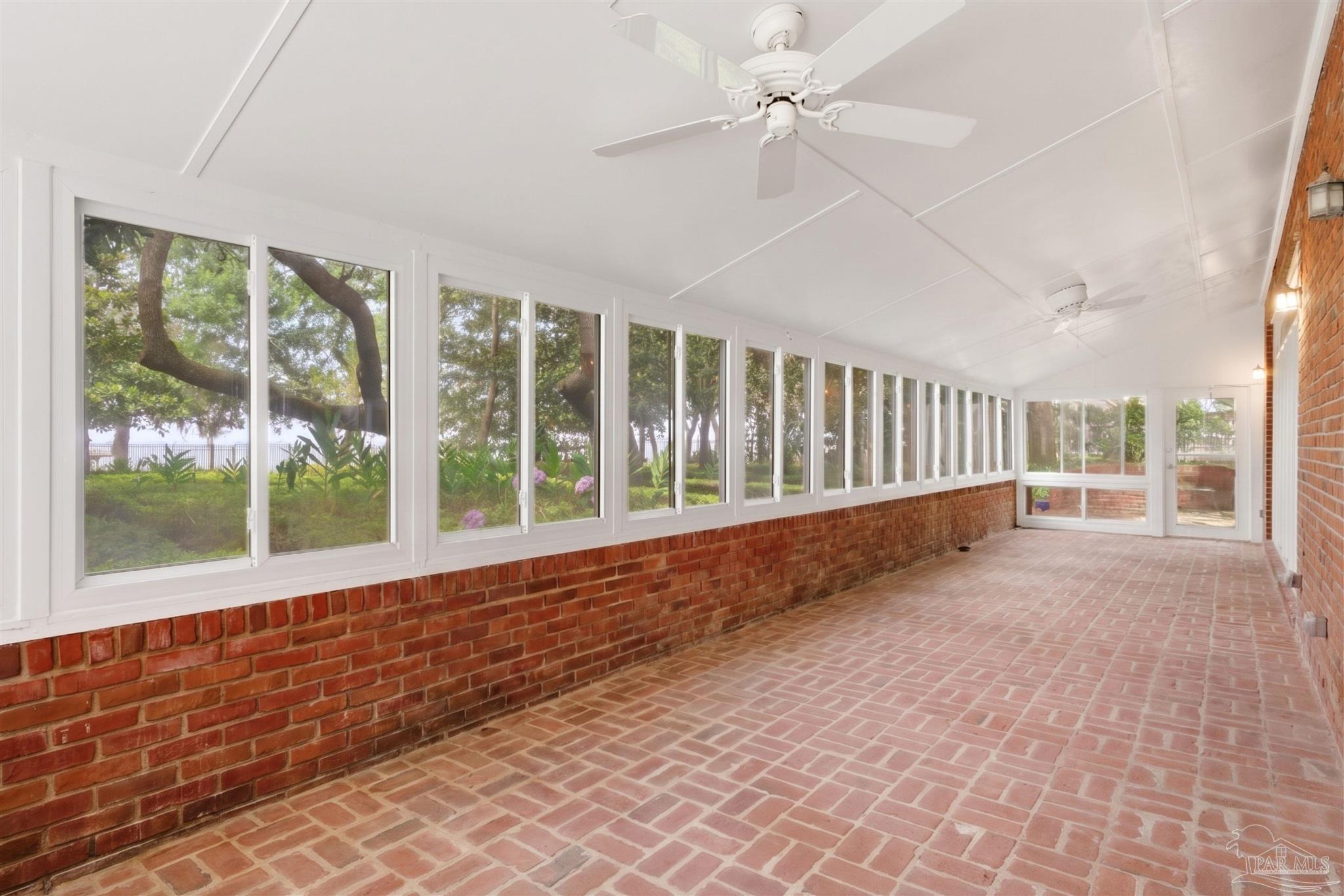 616 Bay Cliffs Rd