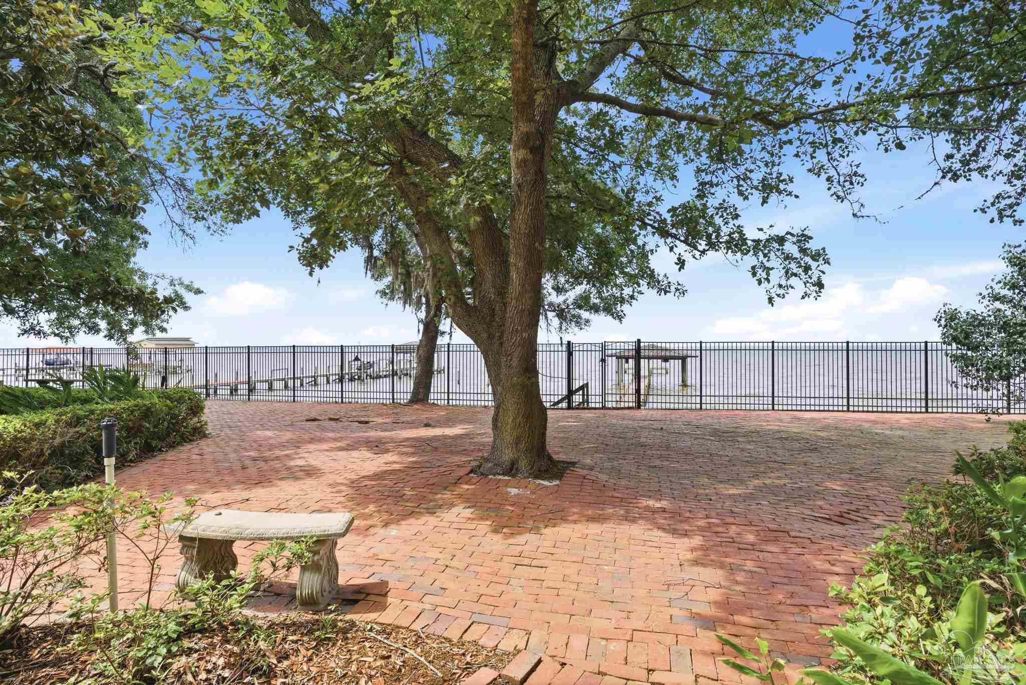 616 Bay Cliffs Rd