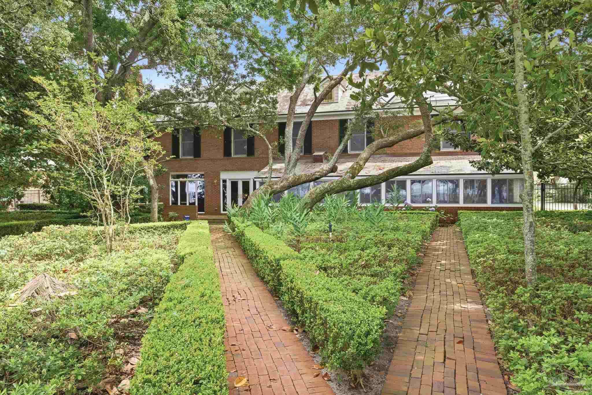 616 Bay Cliffs Rd