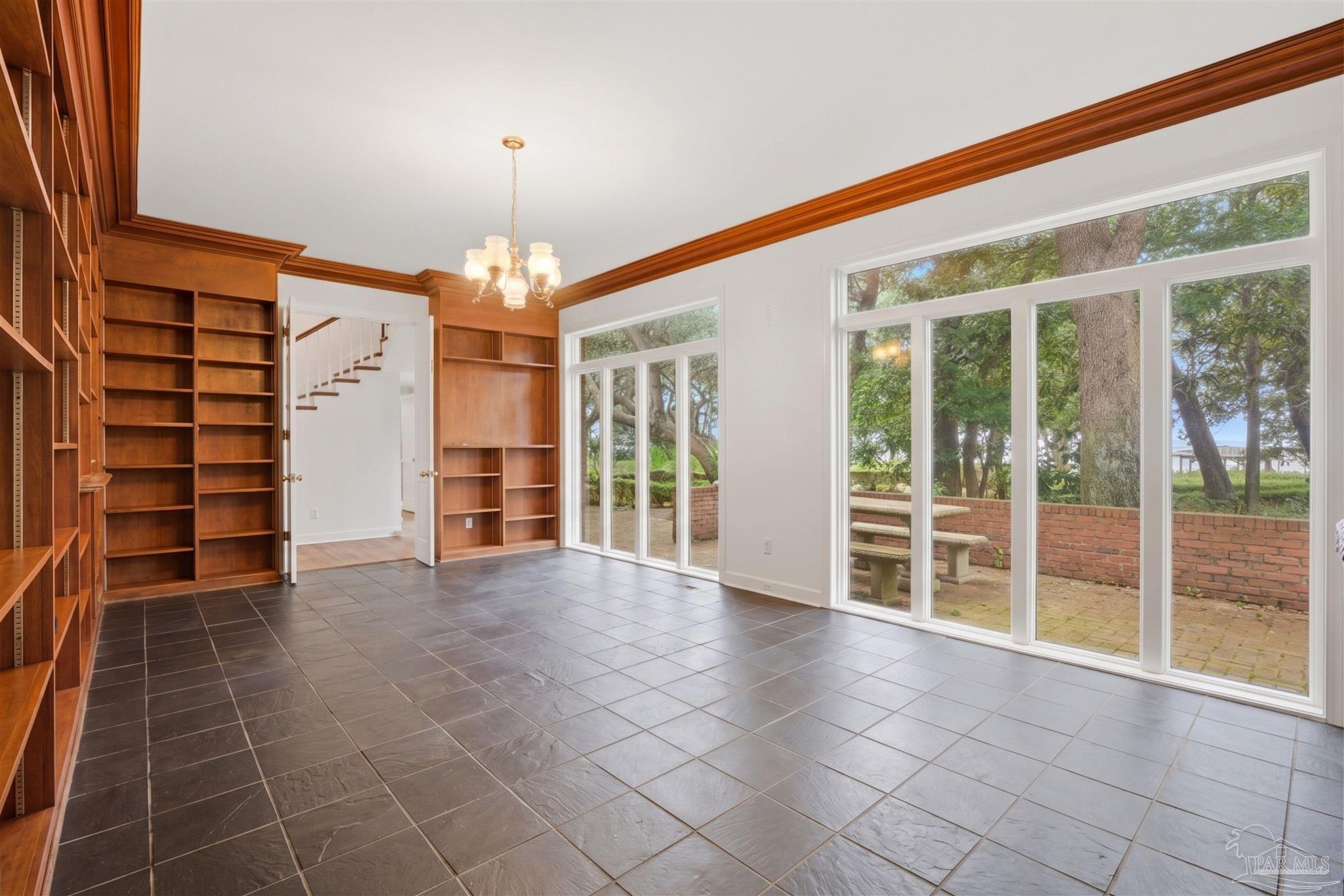 616 Bay Cliffs Rd