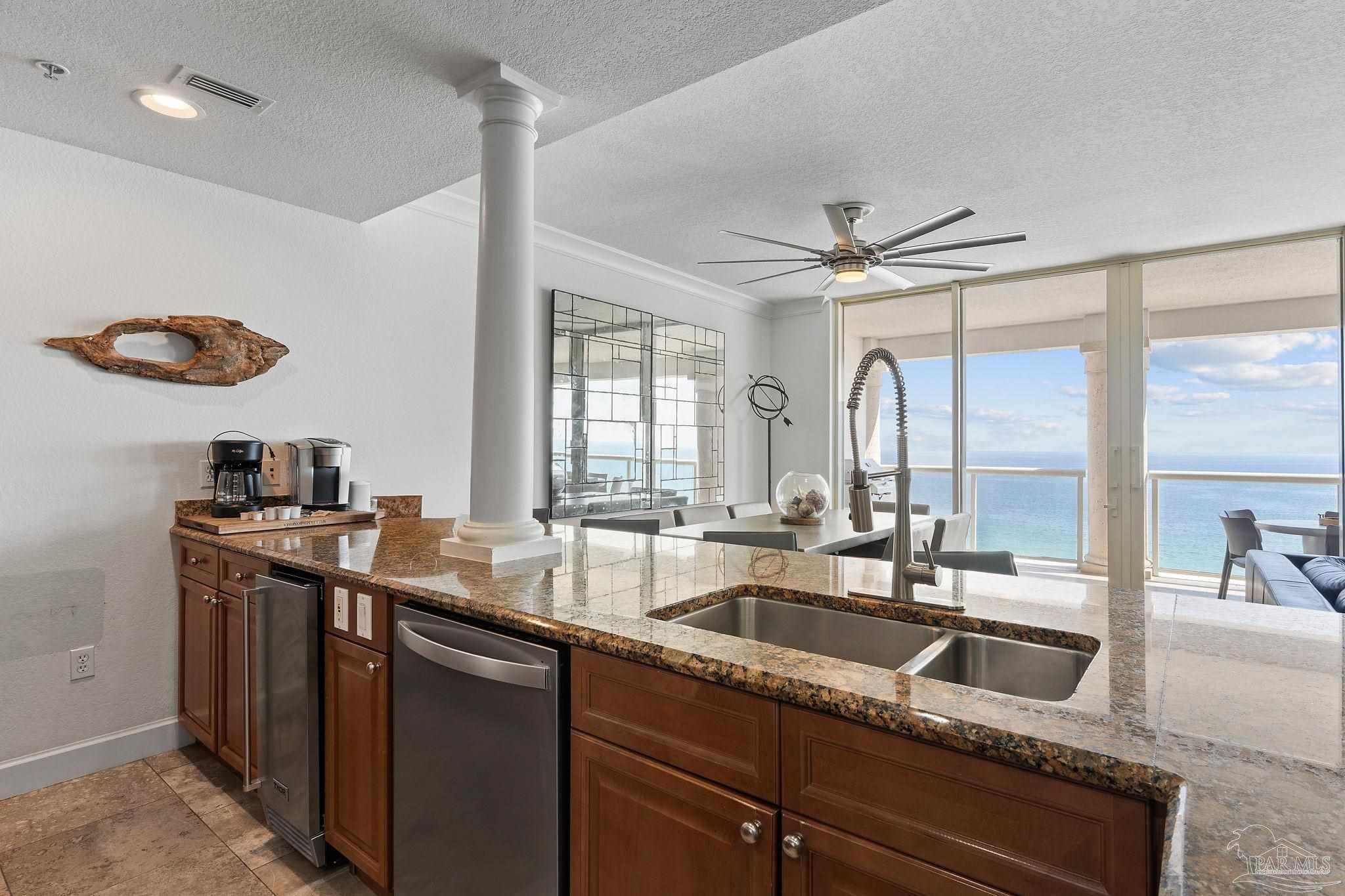 18 Via Deluna Dr # 1405
