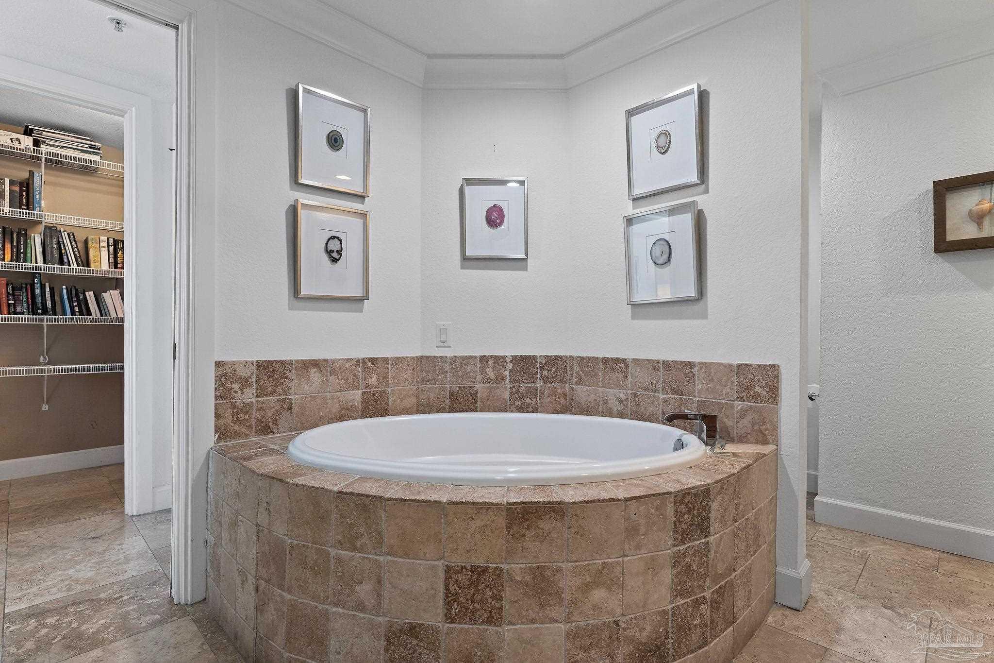 18 Via Deluna Dr # 1405