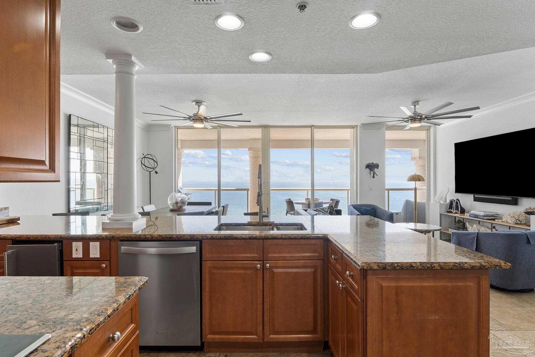 18 Via Deluna Dr # 1405