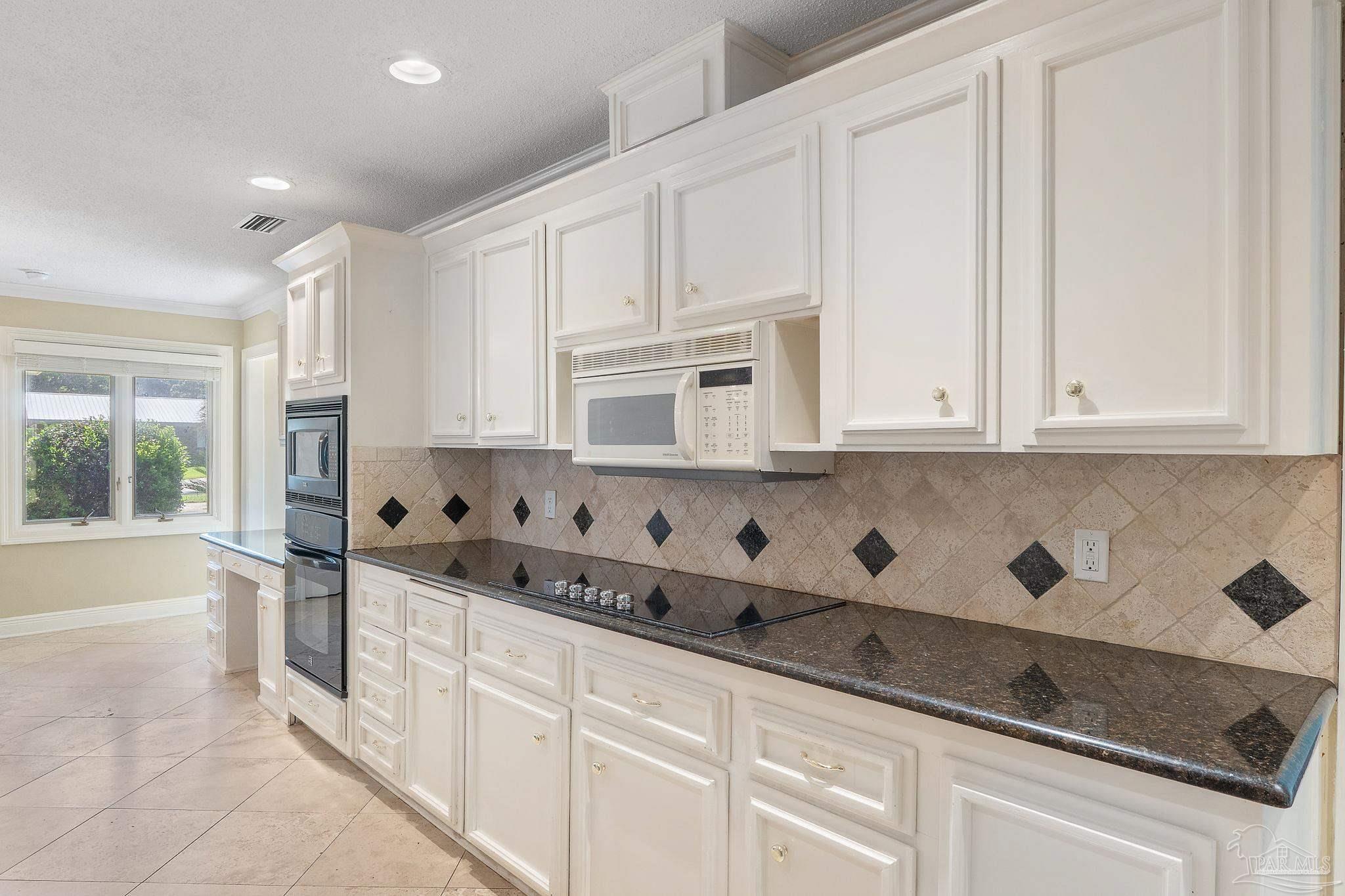 801 Bay Cliffs Rd