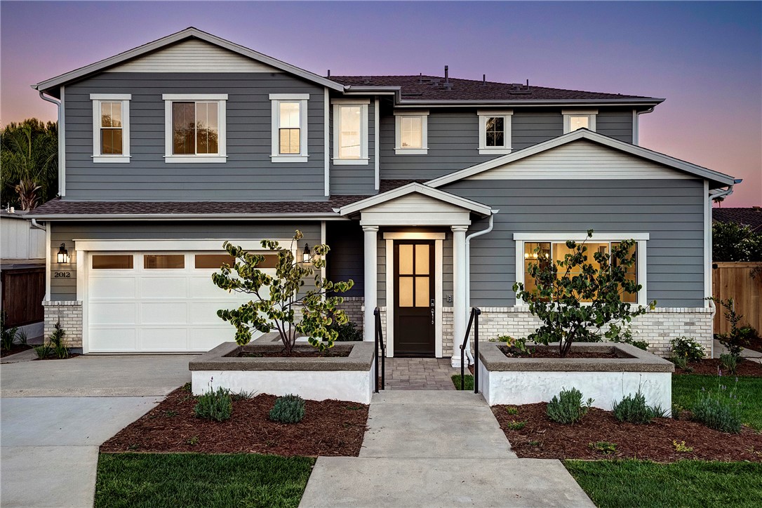 2012 Tustin Avenue