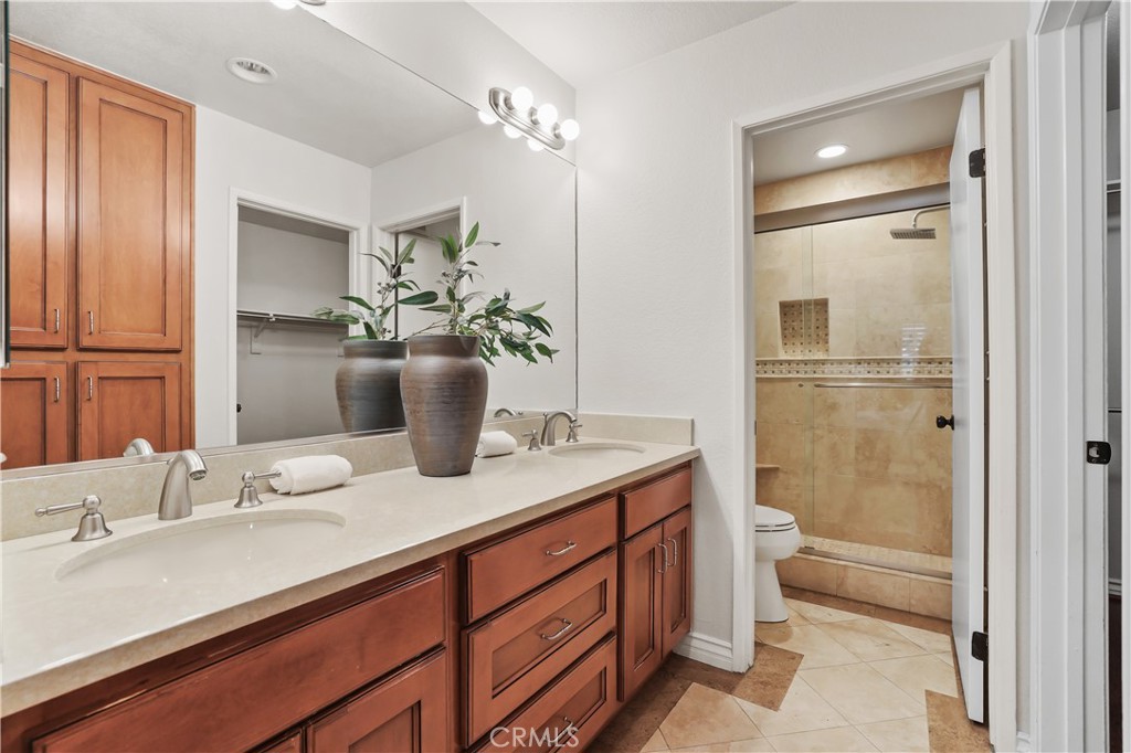 366 Villa Point