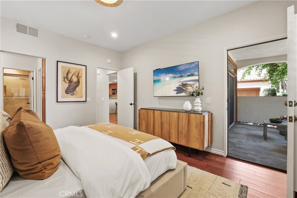 366 Villa Point