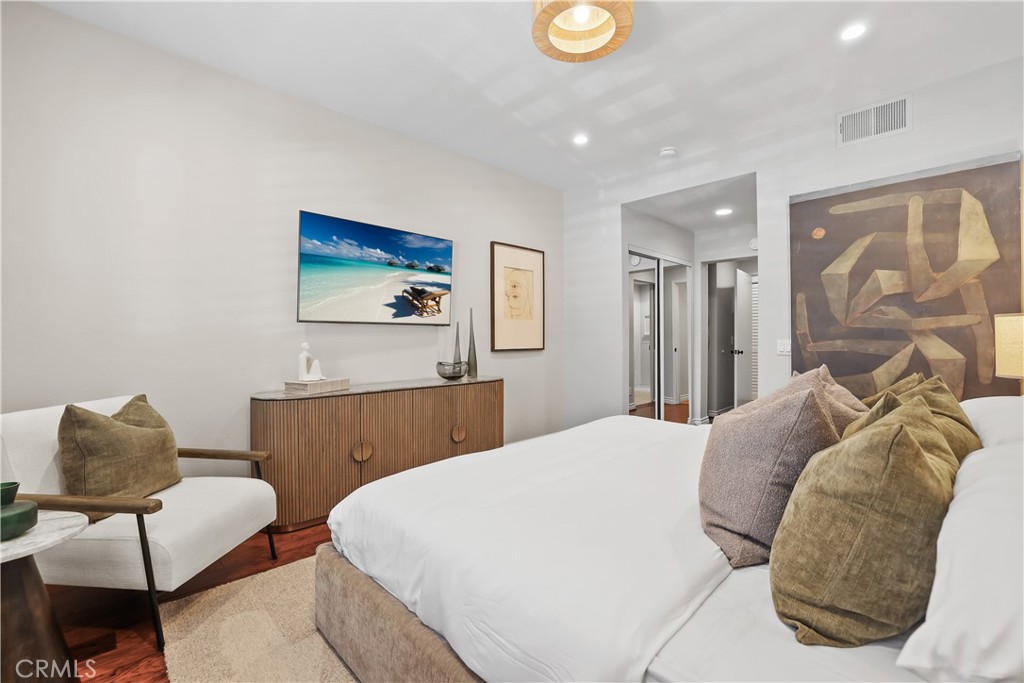 366 Villa Point