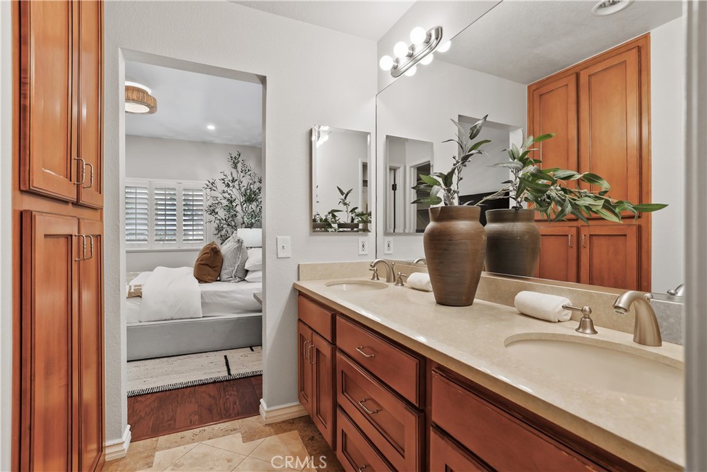 366 Villa Point