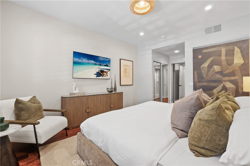 366 Villa Point