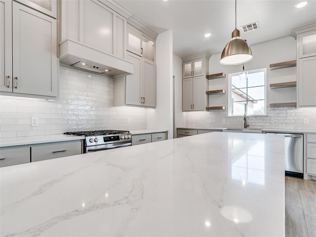 9065 Oakwood Drive