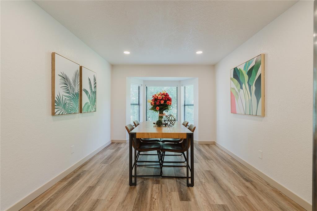 2212 Barton Street Unit: 2214