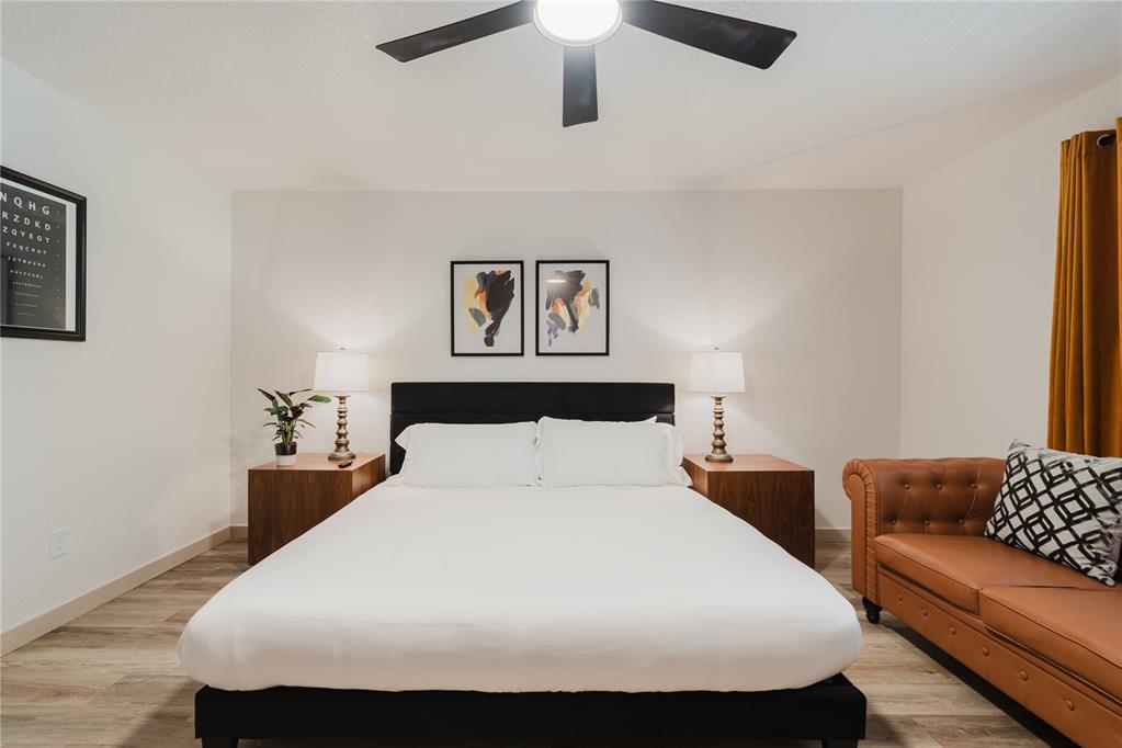 2212 Barton Street Unit: 2214