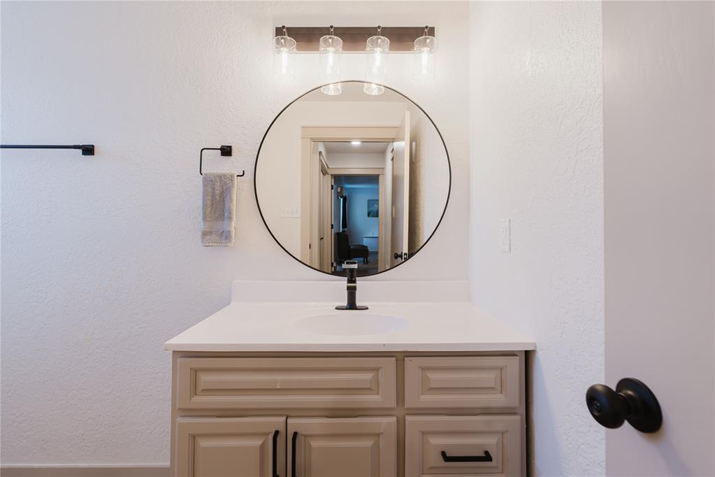 2212 Barton Street Unit: 2214