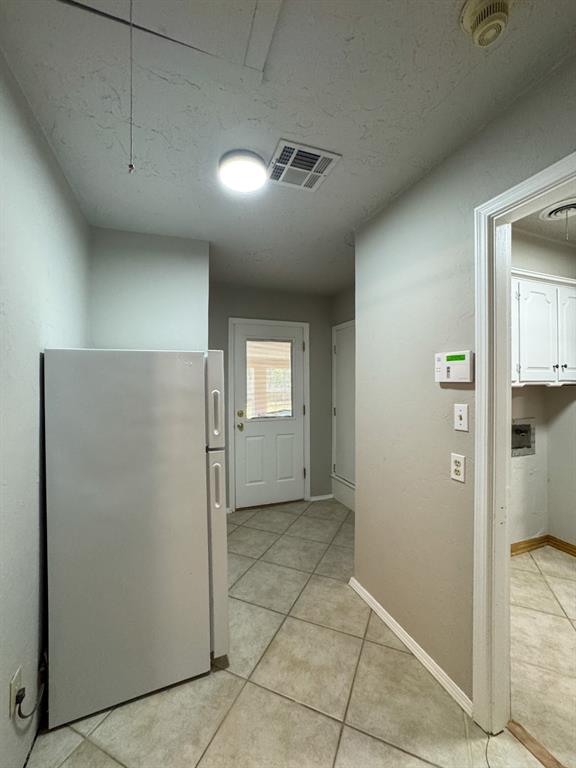 2733 Meadowbrook Drive