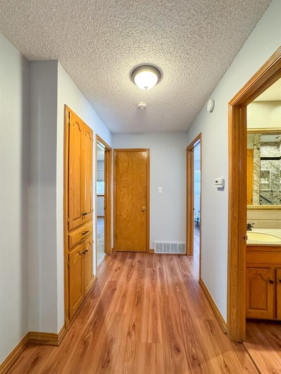 2733 Meadowbrook Drive