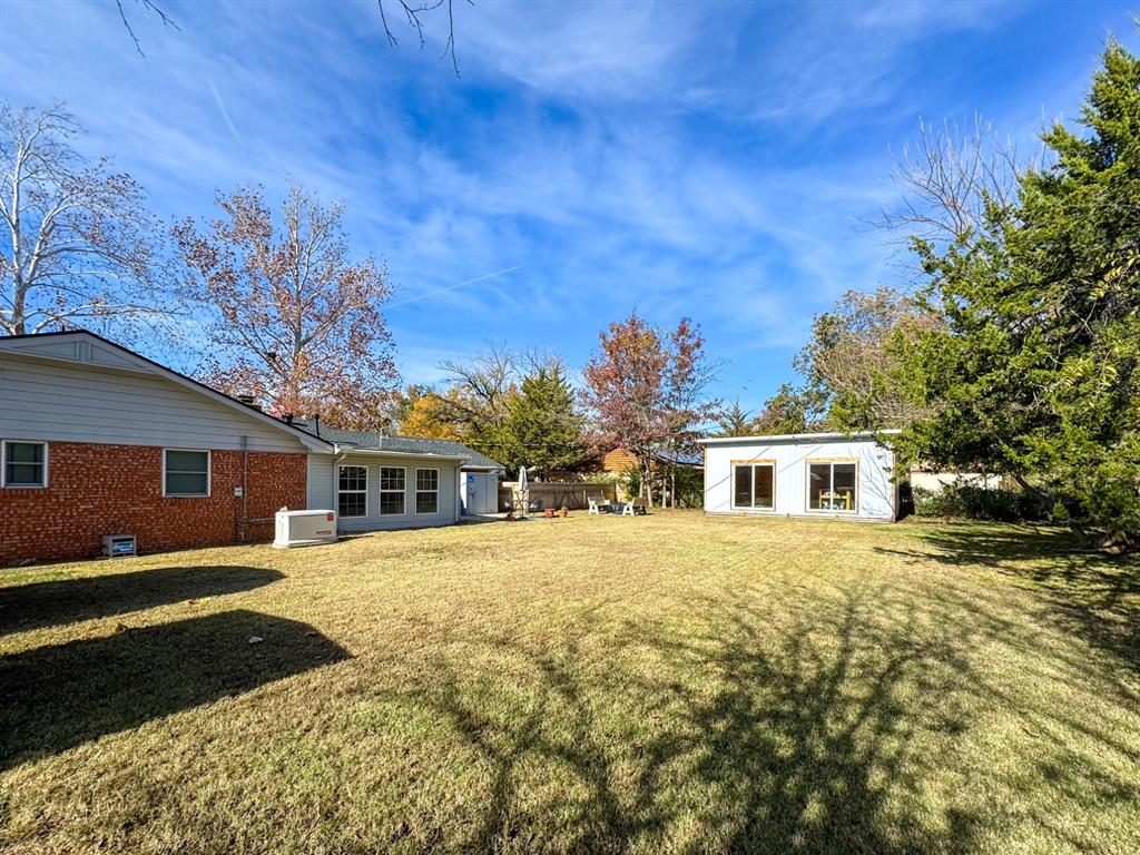 2733 Meadowbrook Drive