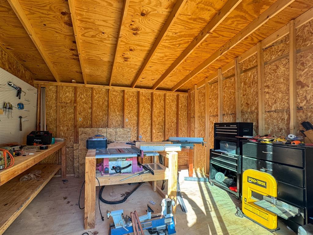 2733 Meadowbrook Drive