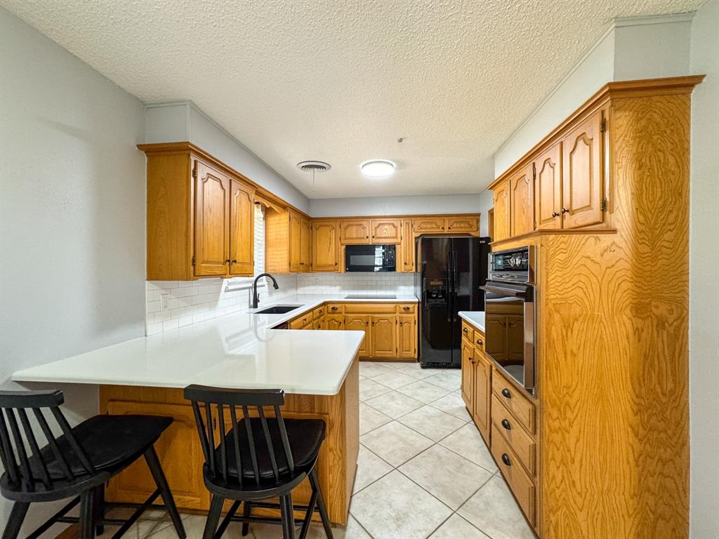 2733 Meadowbrook Drive