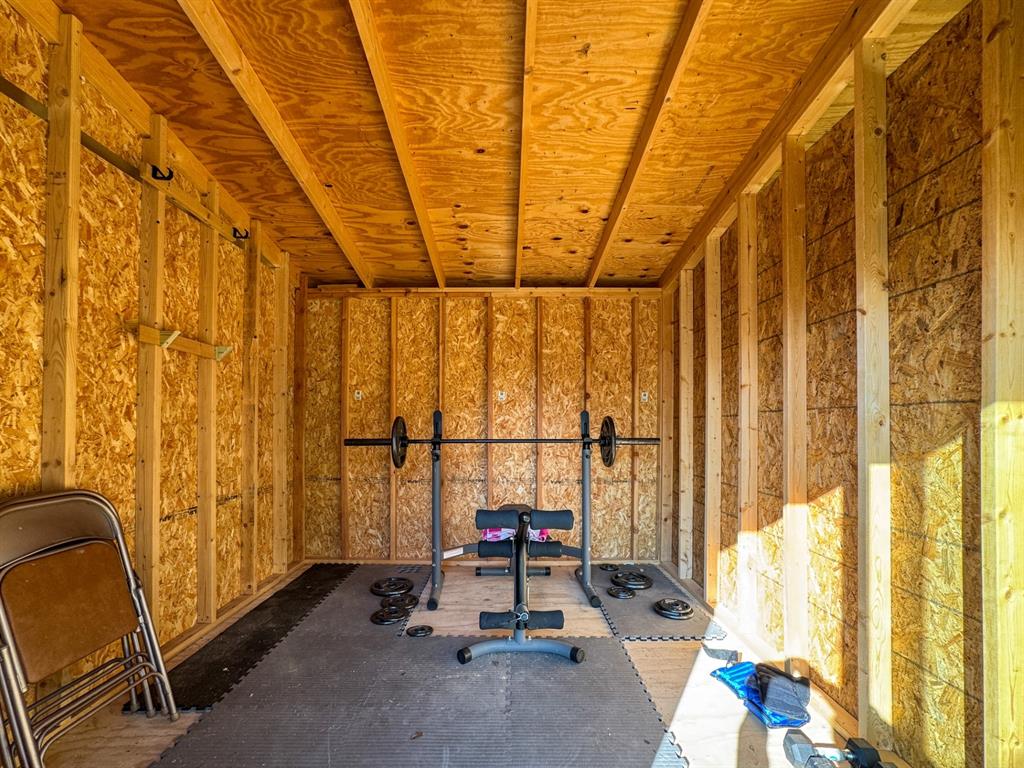 2733 Meadowbrook Drive
