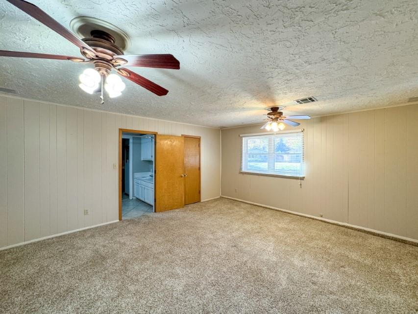 2733 Meadowbrook Drive