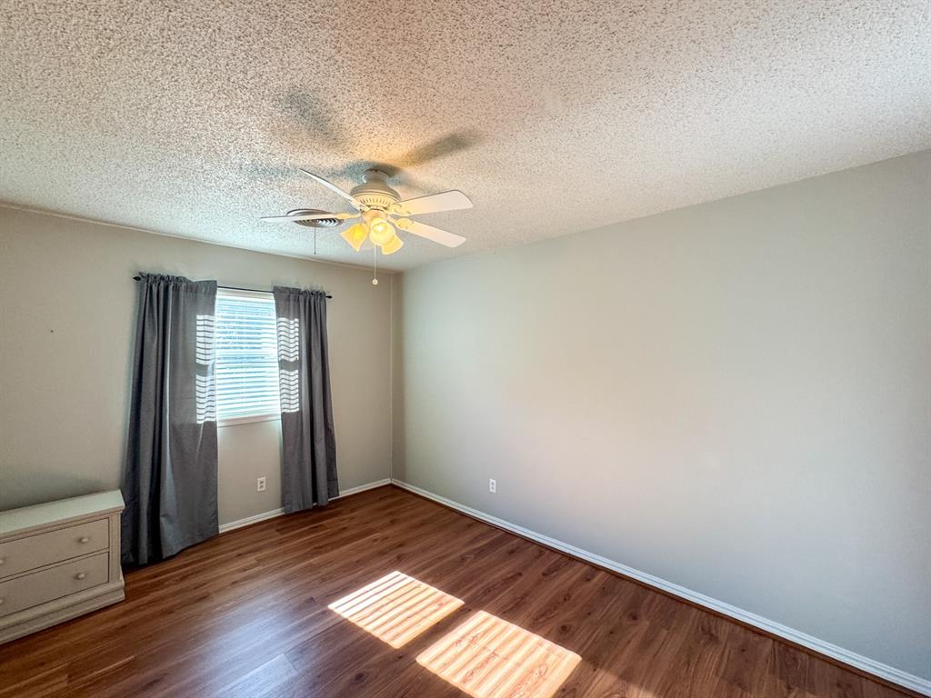 2733 Meadowbrook Drive